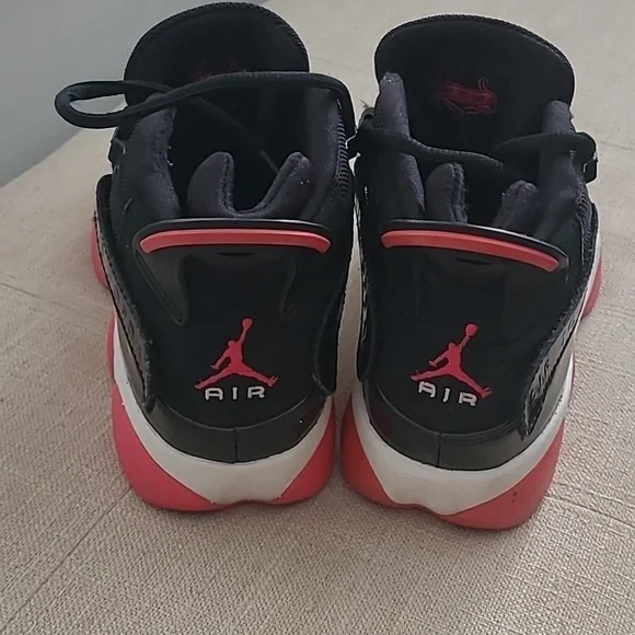 JORDAN Retro Kids Size 5.5YBlack and Pink Sneakers